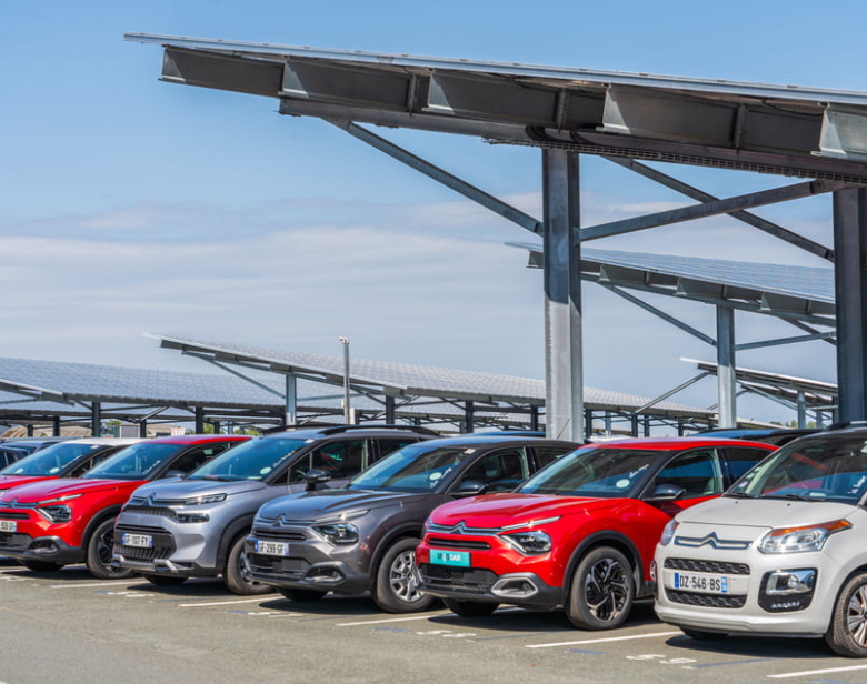 Ombrières de parking, quelles sont les obligations légales ?