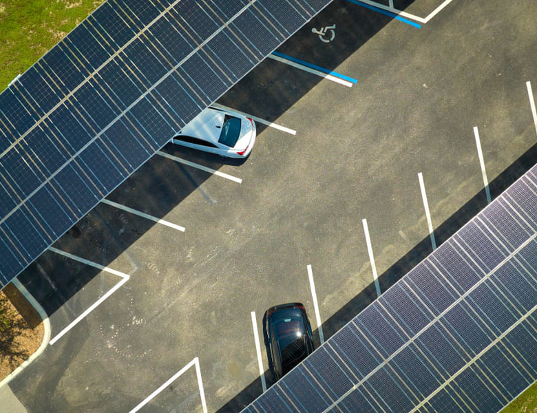 Un permis de construire pour les ombrières photovoltaïques ? 