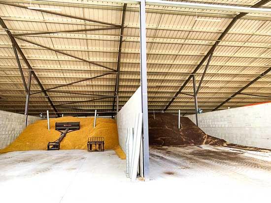 Stockage de céréales sous batiment agricole photovoltaique