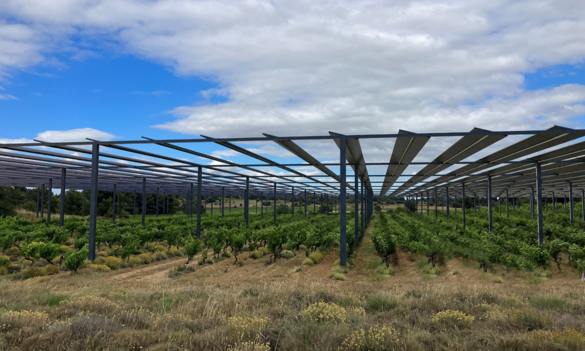 Abri climatique solaire photovoltaïque