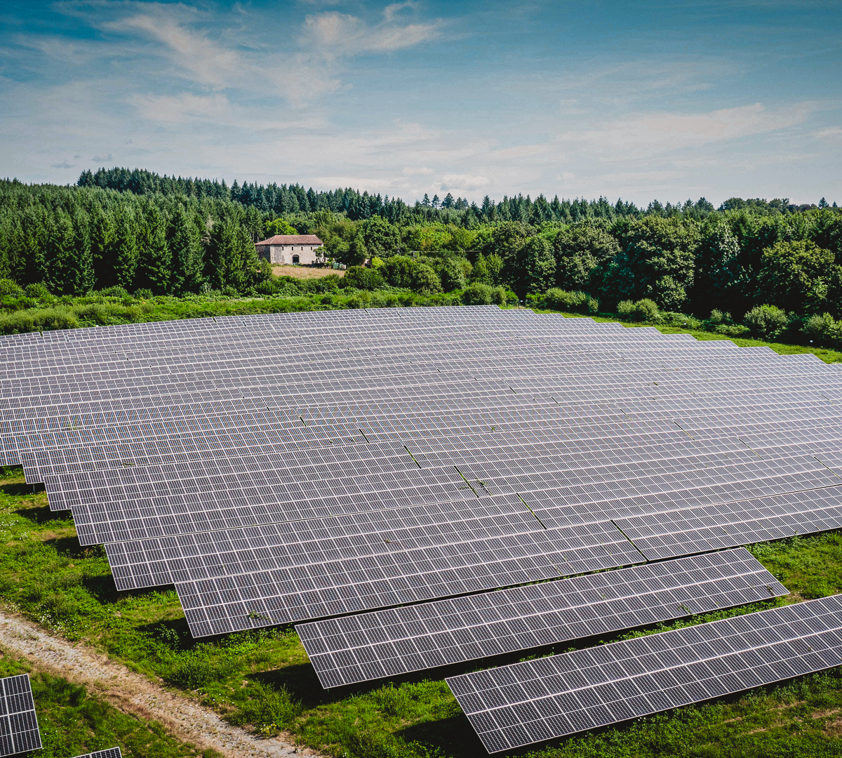 Parc photovoltaïque au sol ou flottant