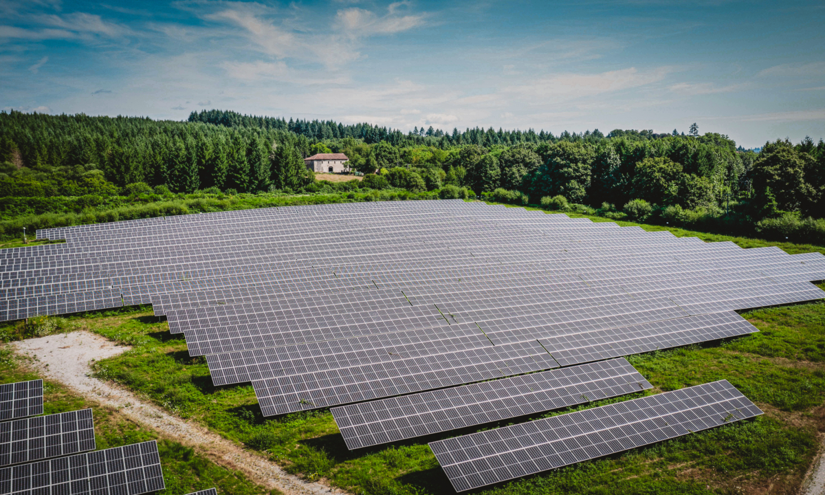 Parc photovoltaïque au sol ou flottant