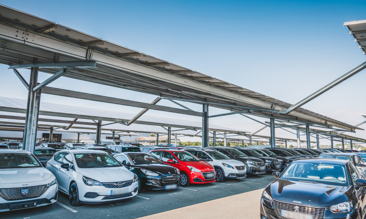 Ombrière solaire photovoltaïque de parking